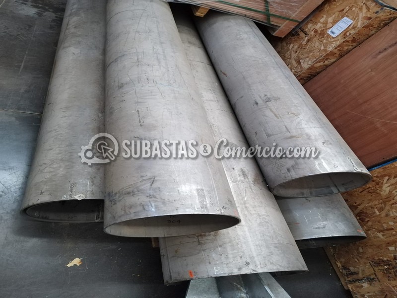 Tubería, accesorios de tubería, válvulas y equipos de bombeo 